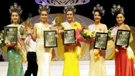 10[-]thí[-]sinh,[-]5[-]người[-]đoạt[-]giải[-]hoa[-]hậu:[-]Chuyện[-]cười[-]mà...[-]buồn!